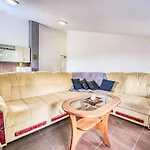 בית נופש Radmila By Interhome *