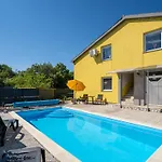 Radmila By Interhome בית נופש