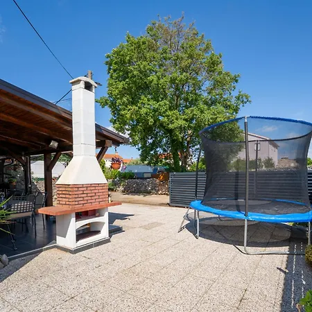 Prázdninový dům Radmila - Mlk137 By Interhome