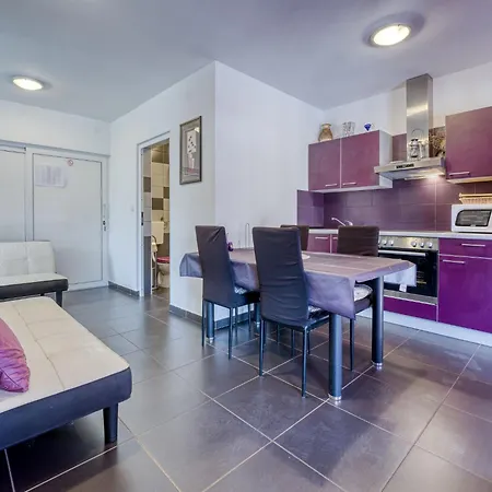 Radmila By Interhome سيلو